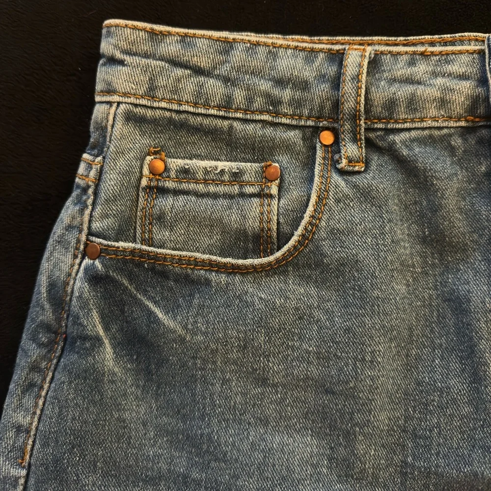 Forever 21 Frayed Hem Blue Denim Mini Skirt - Picture 2 of 8